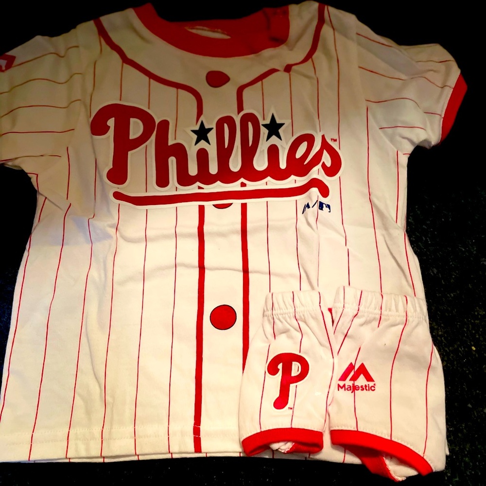 2 piece Philadelphia Phillies set for size 2 T.